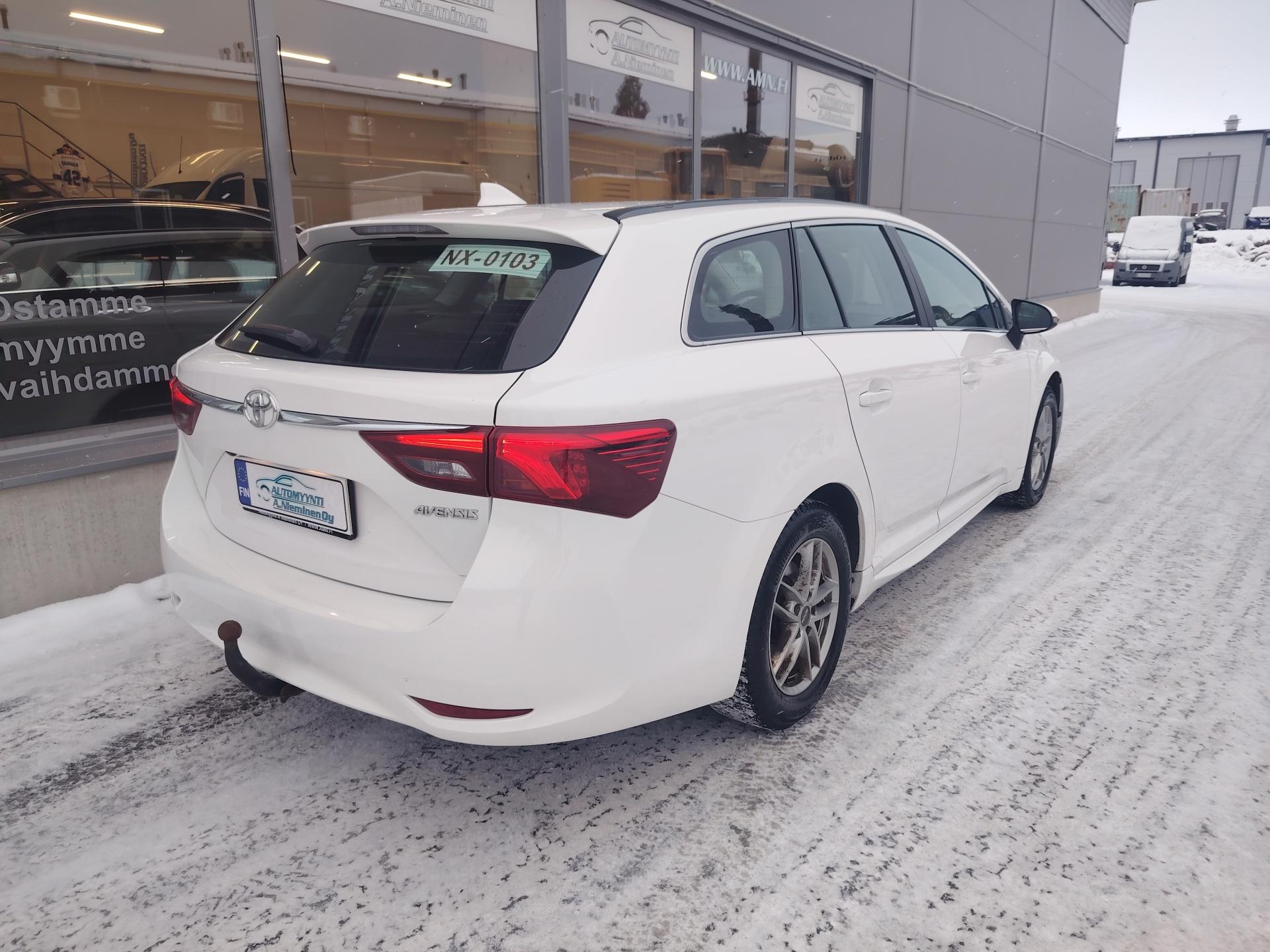 Toyota Avensis 1,8 Valvematic Touring Sports *VETOKOUKKU/MERKKHUOLLETTU/P-KAMERA*