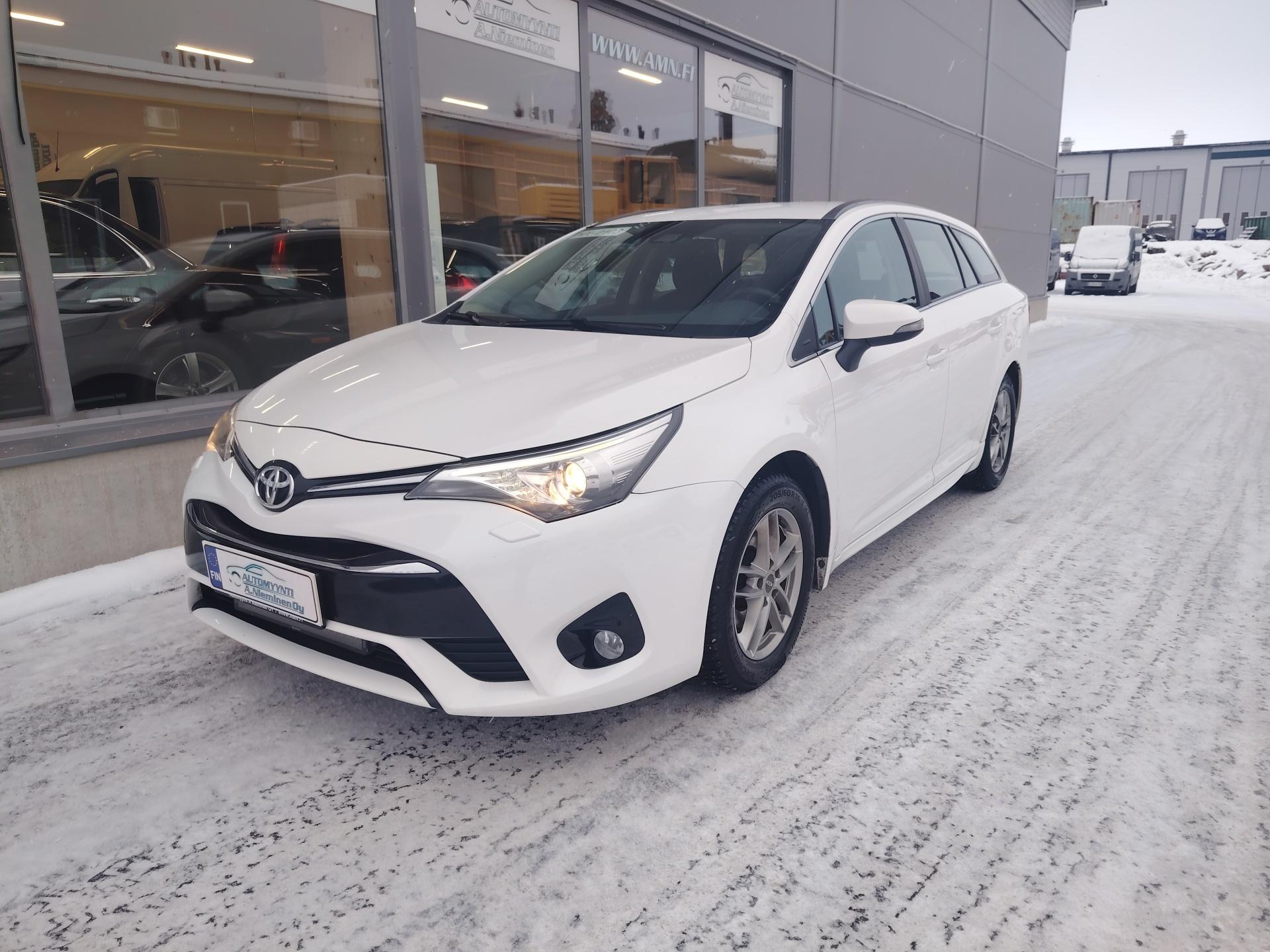 Toyota Avensis 1,8 Valvematic Touring Sports *VETOKOUKKU/MERKKHUOLLETTU/P-KAMERA*