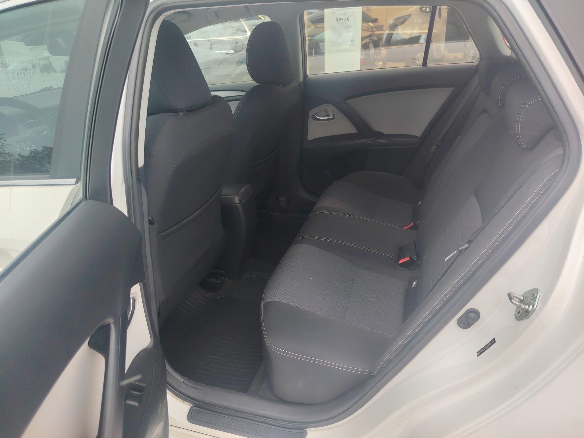 Toyota Avensis 1,8 Valvematic Touring Sports *VETOKOUKKU/MERKKHUOLLETTU/P-KAMERA*
