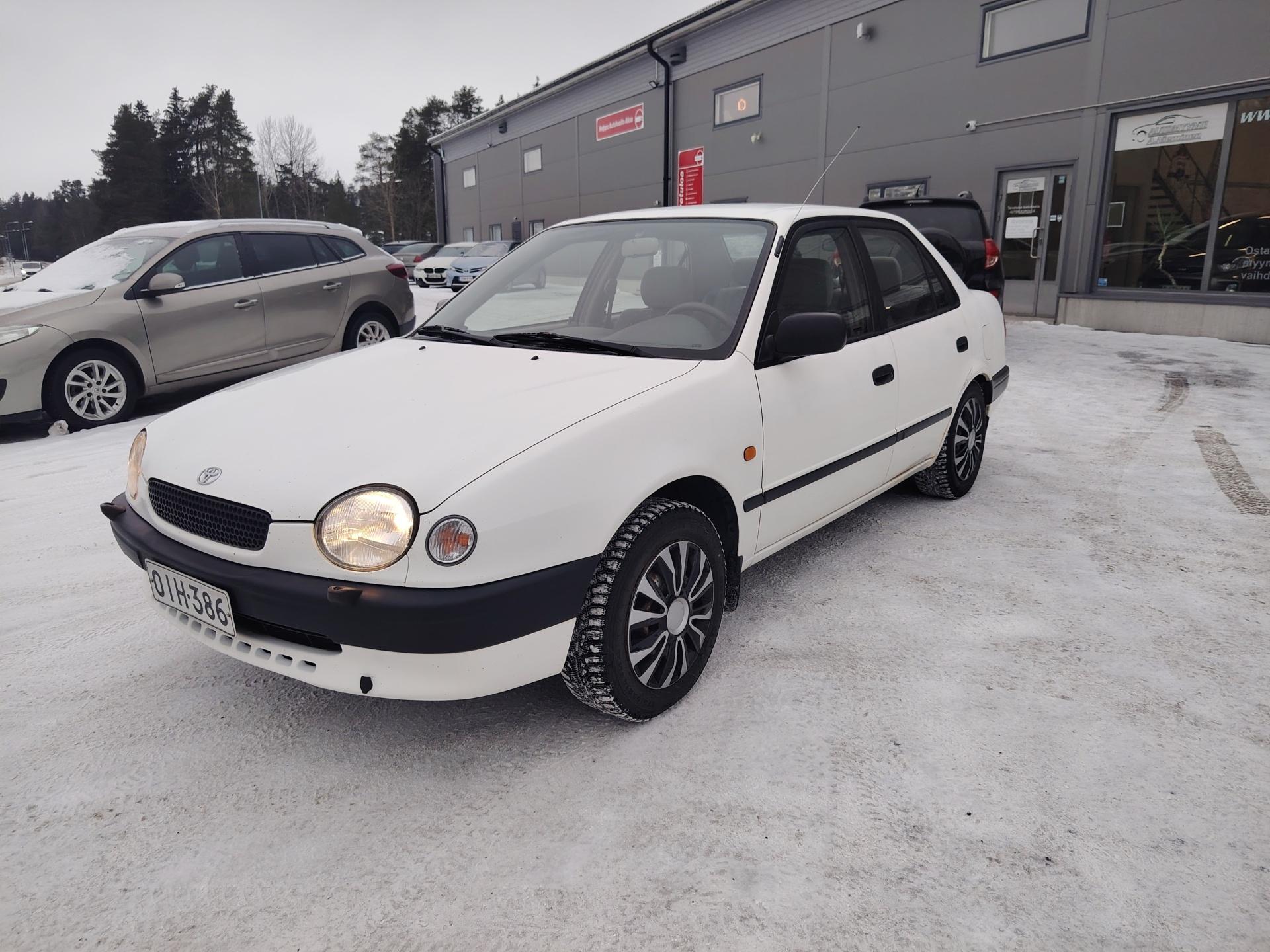 Toyota Corolla 1,3 4d Sedan *KATSASTUS VOIMASSA 9/2026*