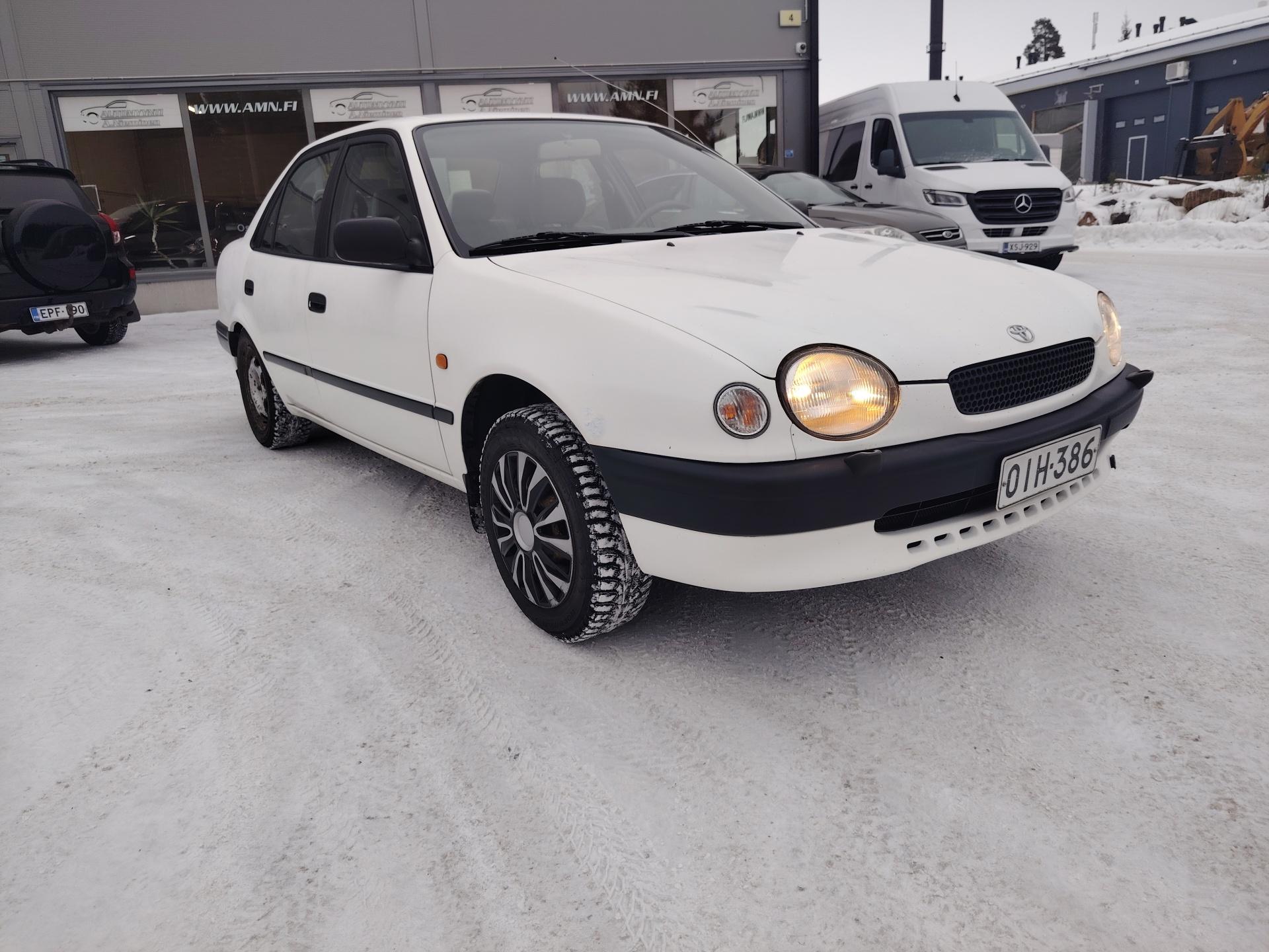 Toyota Corolla 1,3 4d Sedan *KATSASTUS VOIMASSA 9/2026*