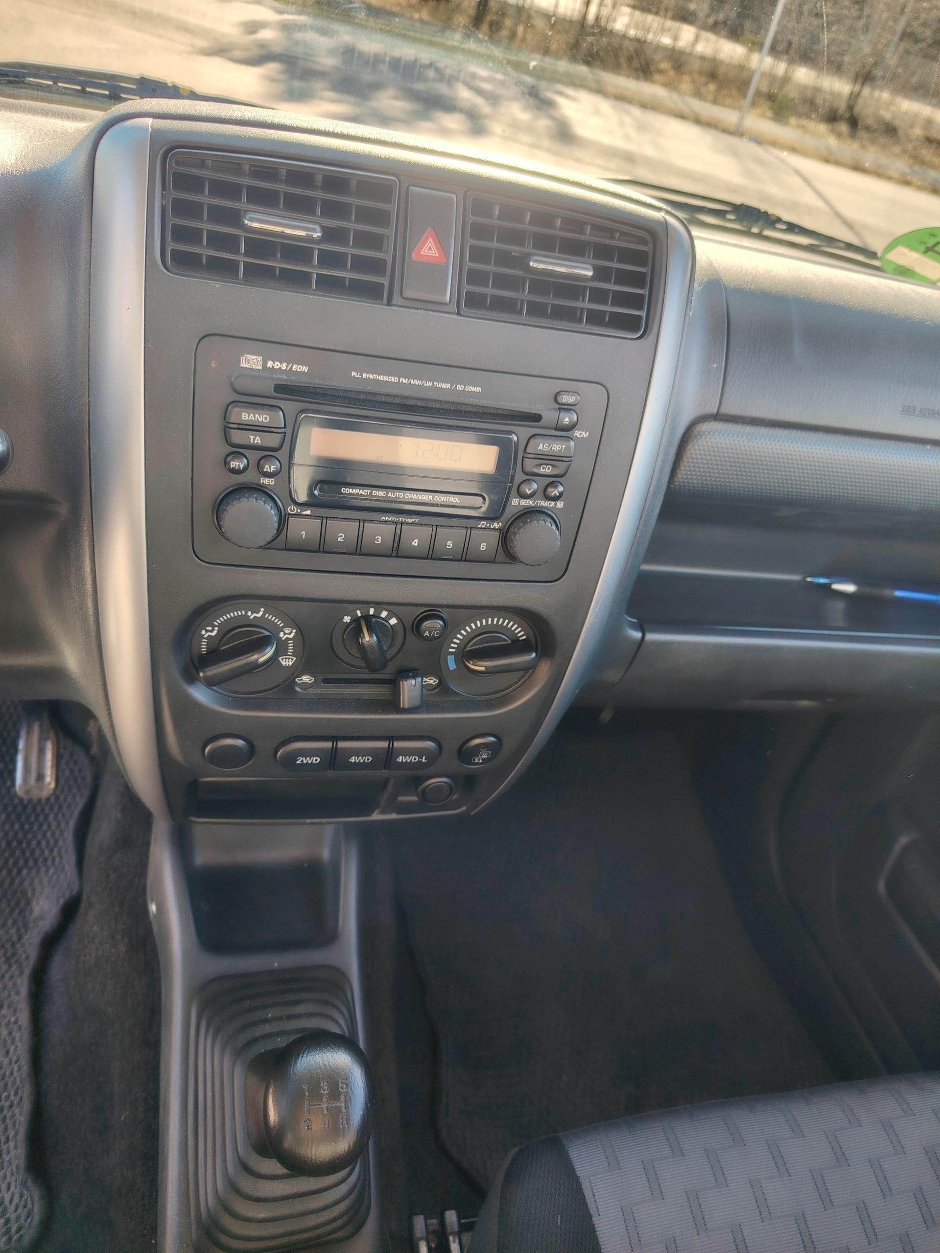 Suzuki Jimny 1.3 62kw 4x4 *ILMASTOINTI/WEBASTO*