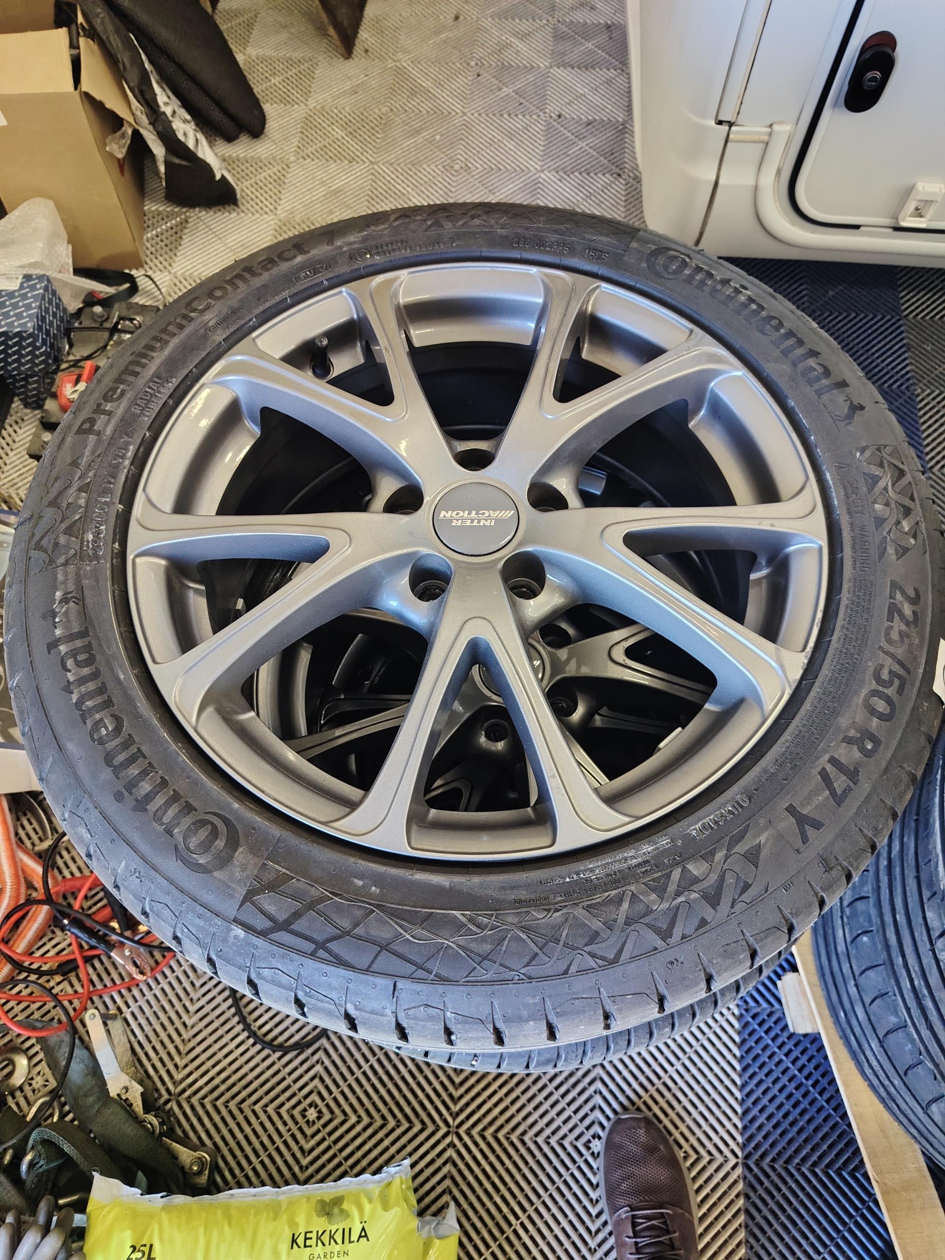 Volvo V60 D6 AWD Summum Plug In Hybrid 