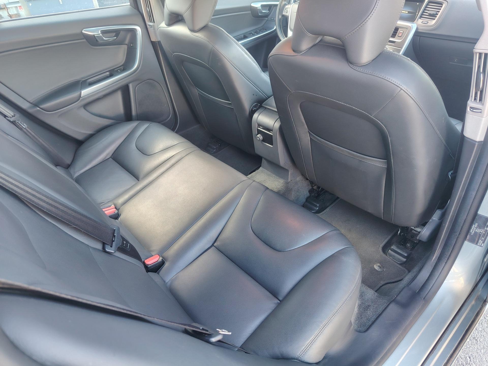 Volvo V60 D6 AWD Summum Plug In Hybrid 