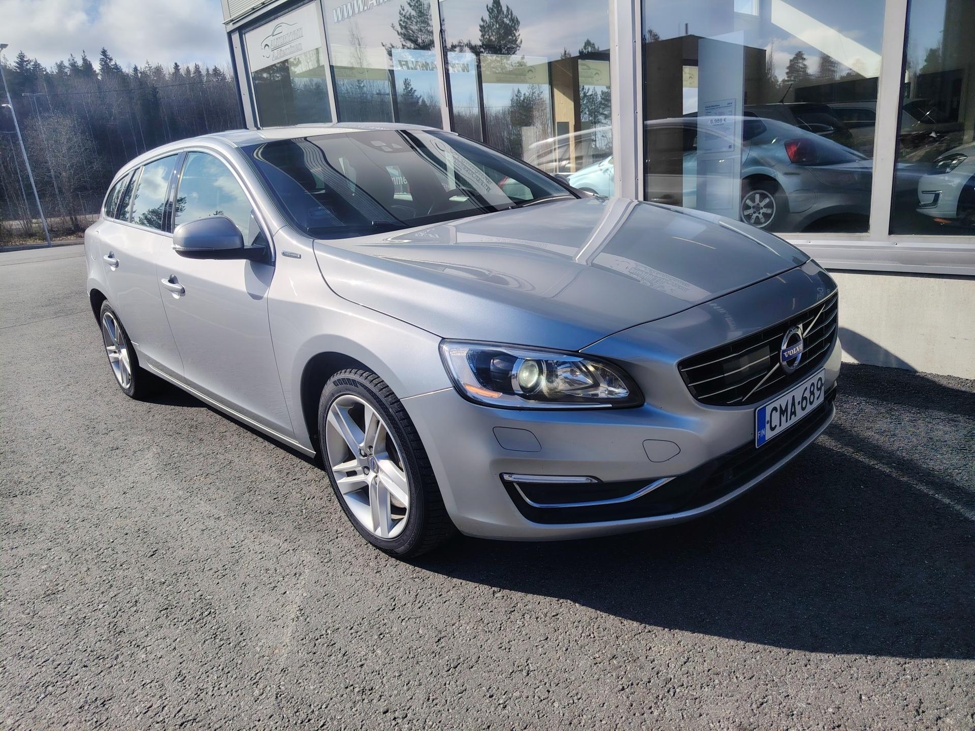 Volvo V60 D6 AWD Summum Plug In Hybrid 
