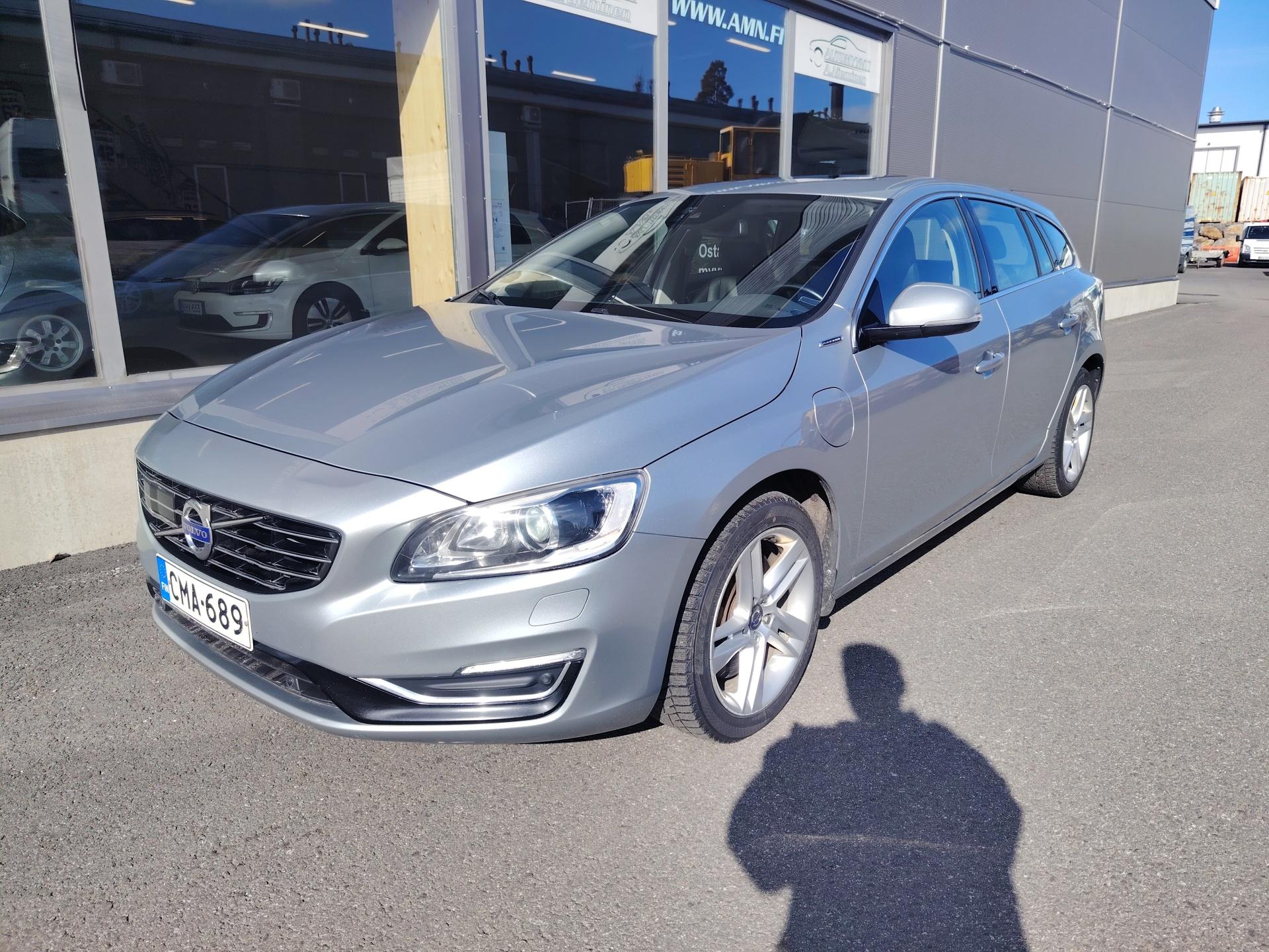 Volvo V60 D6 AWD Summum Plug In Hybrid 