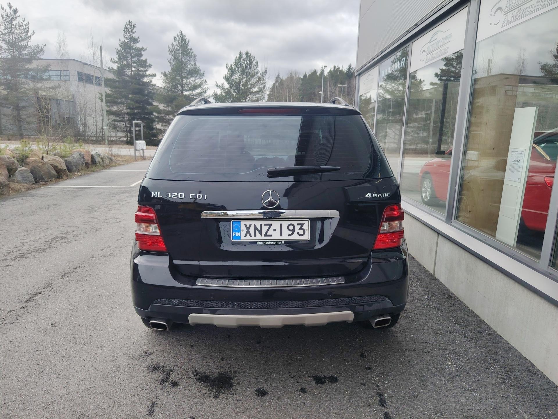 Mercedes-Benz ML 320CDI Sport *WEBASTO/KOUKKU/XENON/21