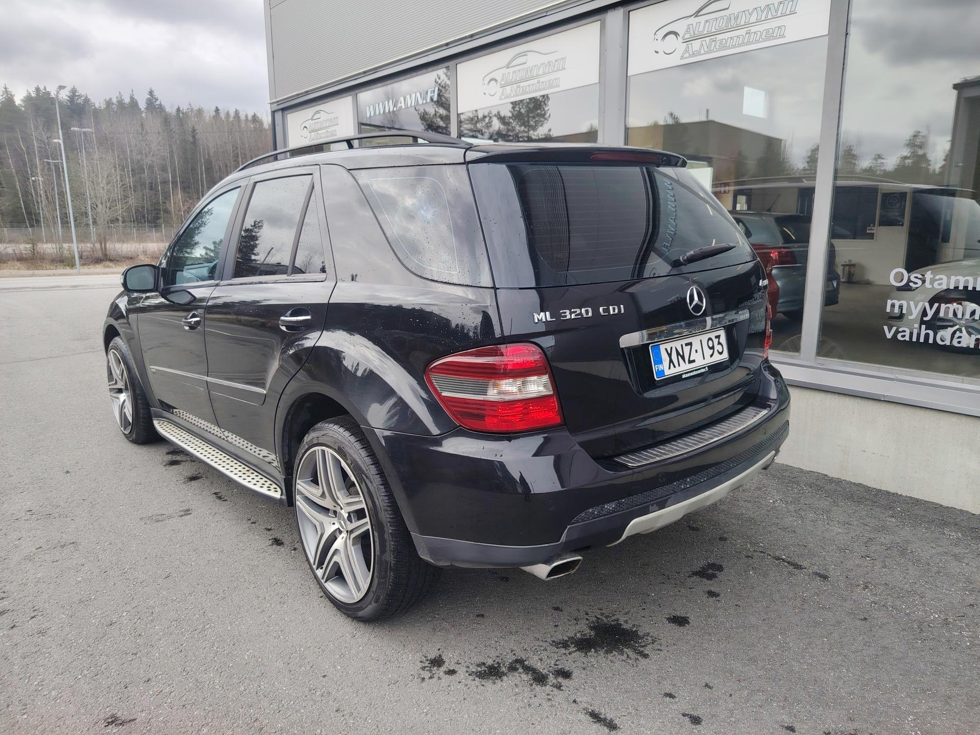 Mercedes-Benz ML 320CDI Sport *WEBASTO/KOUKKU/XENON/21
