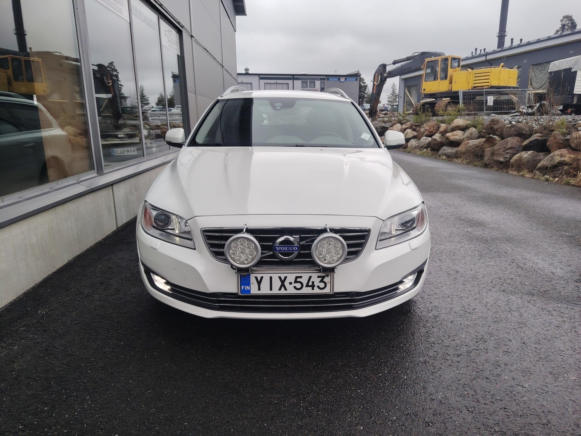 Volvo V70 D2 Aut Classic *PA-LÄMMITIN/KOUKKU/NAVI/NAHAT*