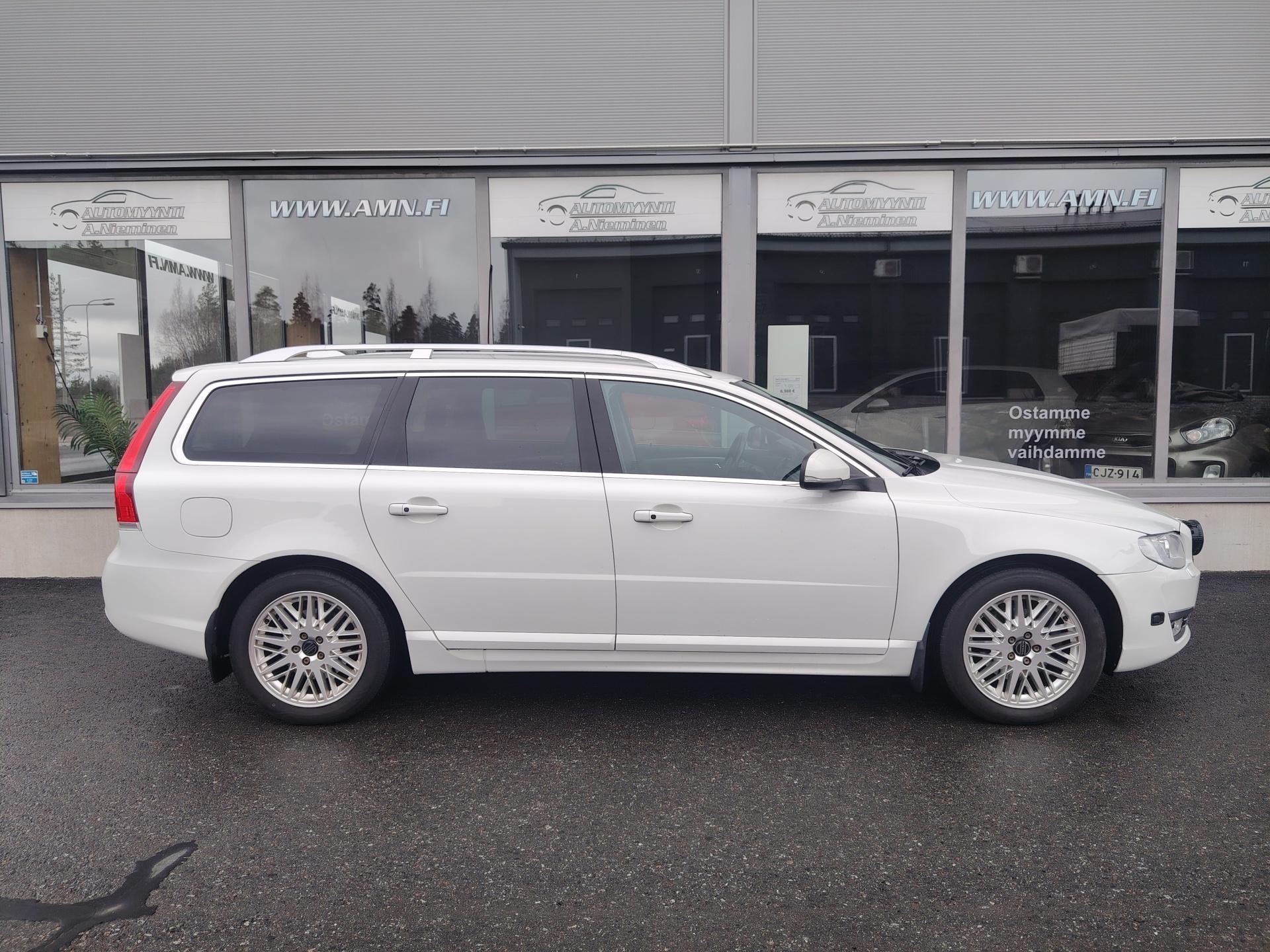 Volvo V70 D2 Aut Classic *PA-LÄMMITIN/KOUKKU/NAVI/NAHAT*