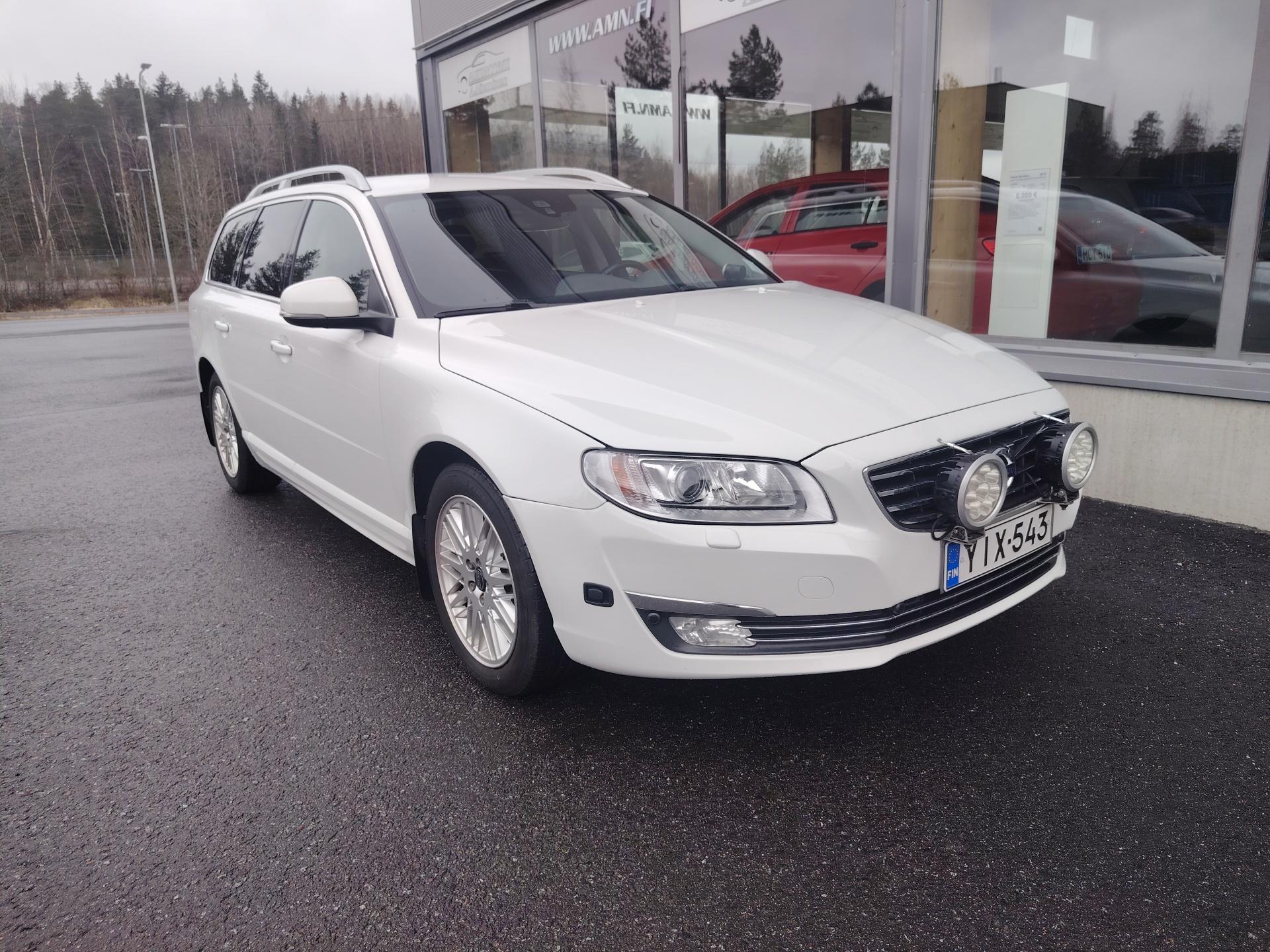 Volvo V70 D2 Aut Classic *PA-LÄMMITIN/KOUKKU/NAVI/NAHAT*