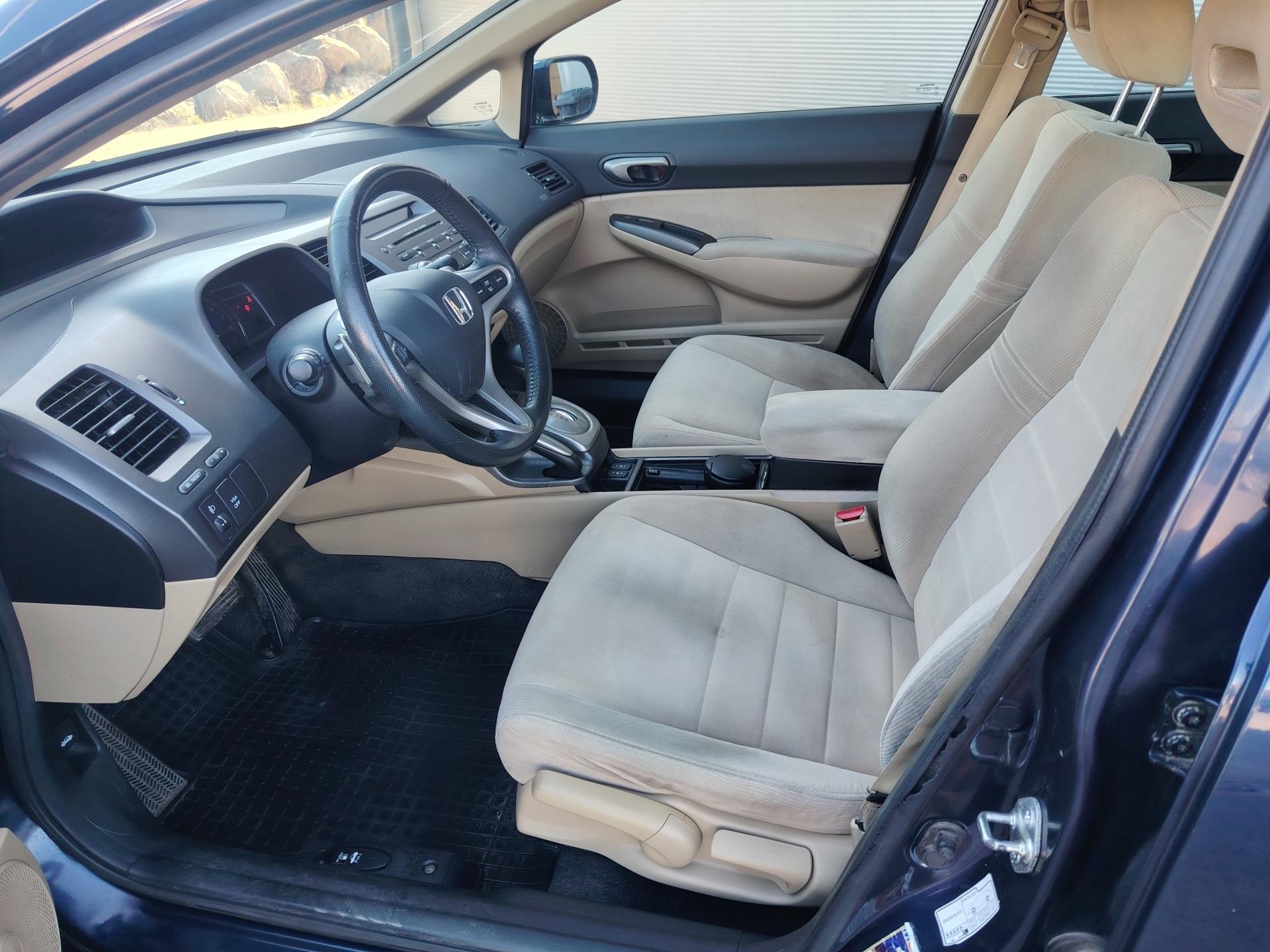 Honda Civic 1.8 Aut *JUURI KATSASTETTU JA HUOLLETTU/CRUISE*