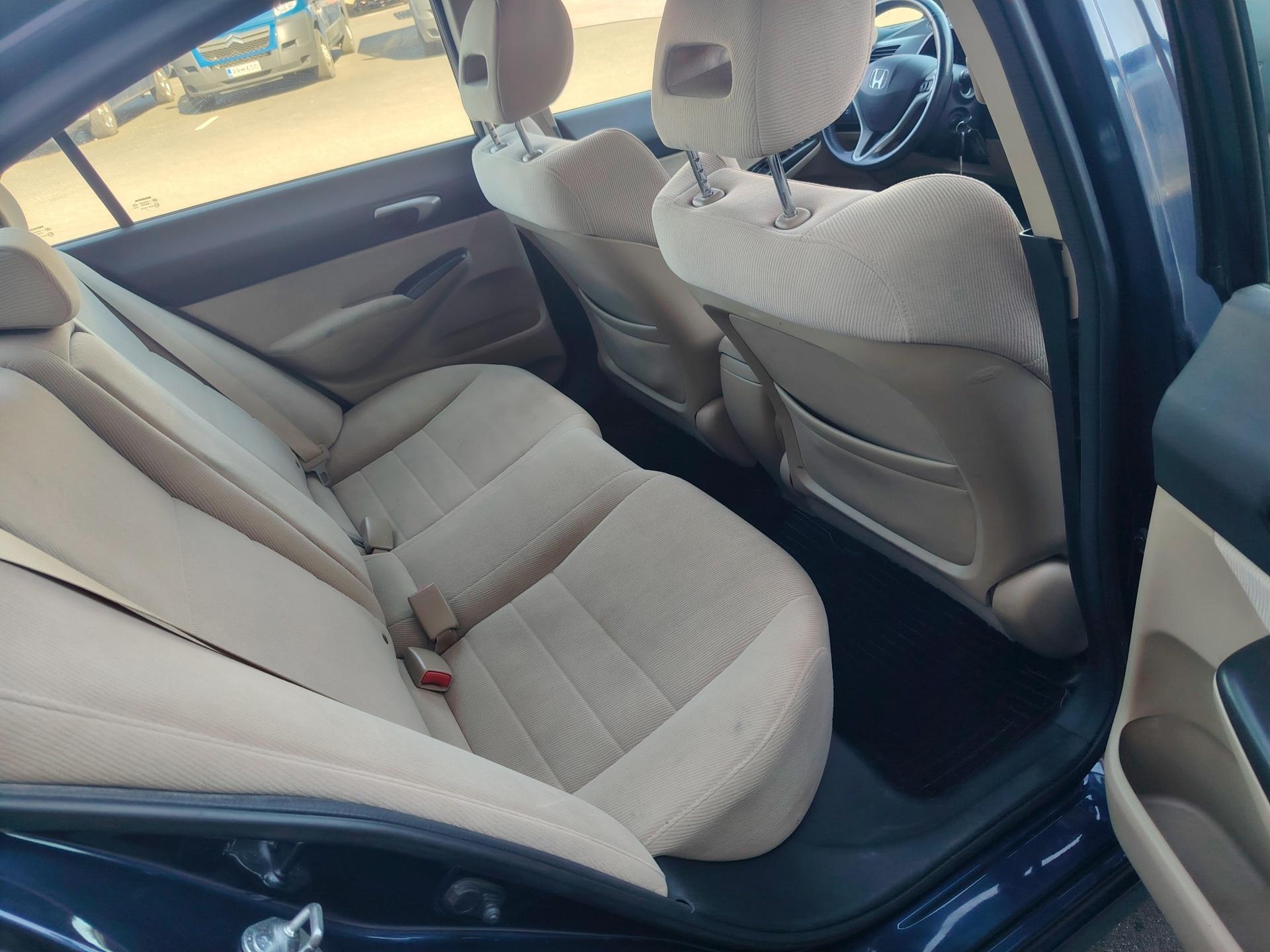 Honda Civic 1.8 Aut *JUURI KATSASTETTU JA HUOLLETTU/CRUISE*