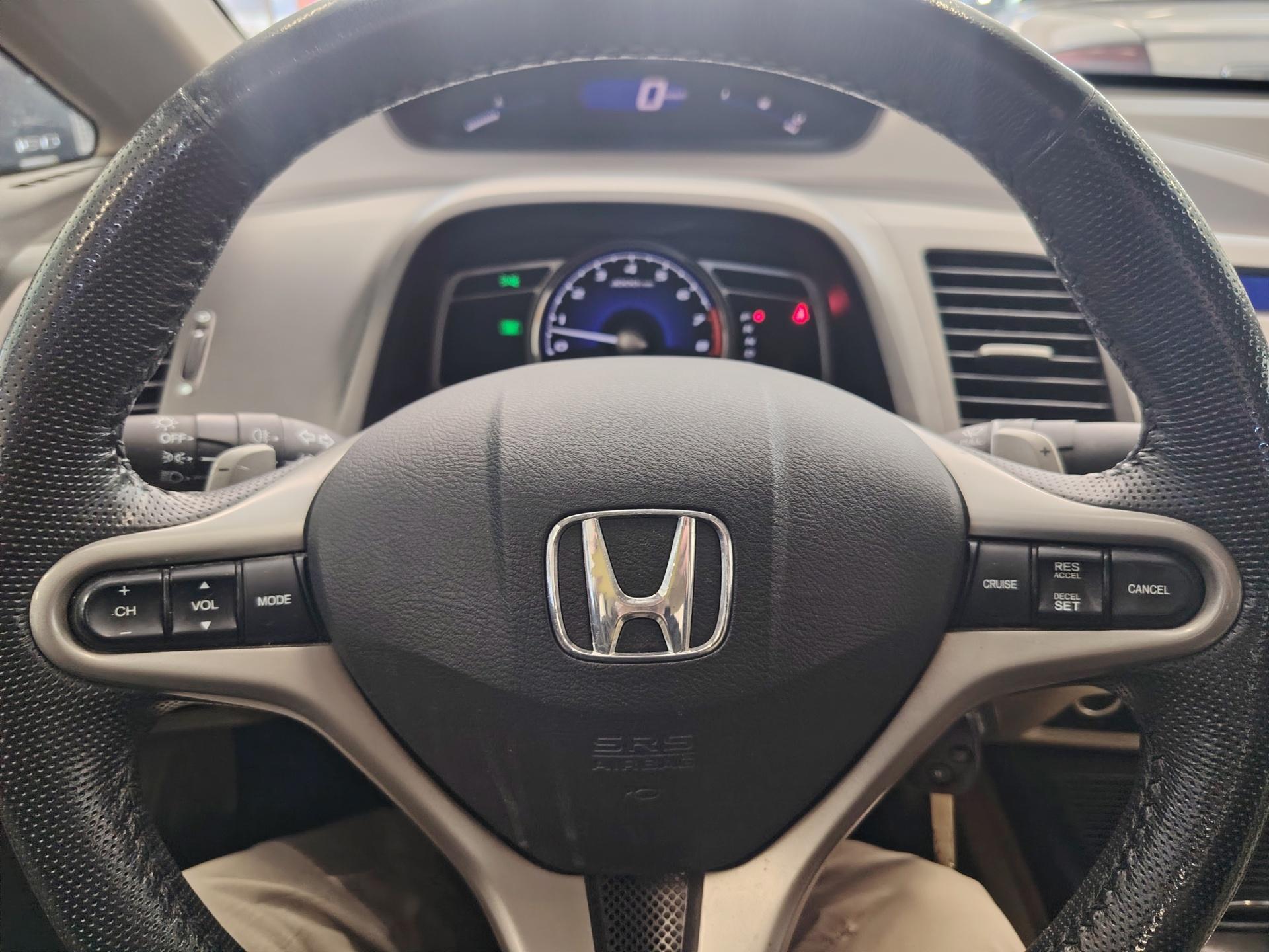 Honda Civic 1.8 Aut *JUURI KATSASTETTU JA HUOLLETTU/CRUISE*