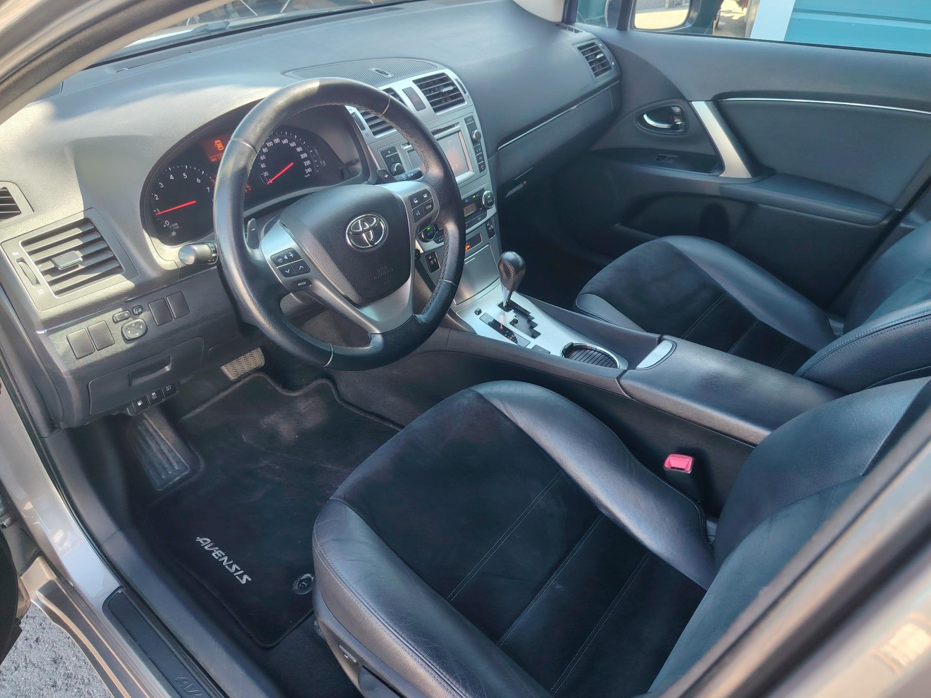 Toyota Avensis 1,8 Valvematic Active Wagon Multidrive S *JUURI KATSASTETTU JA HUOLLETTU/VETOKOUKKU/*