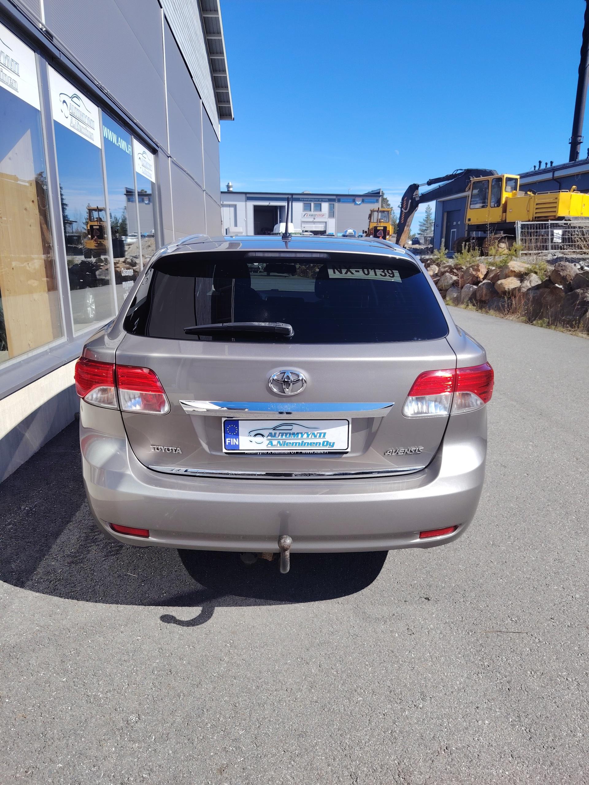 Toyota Avensis 1,8 Valvematic Active Wagon Multidrive S *JUURI KATSASTETTU JA HUOLLETTU/VETOKOUKKU/*