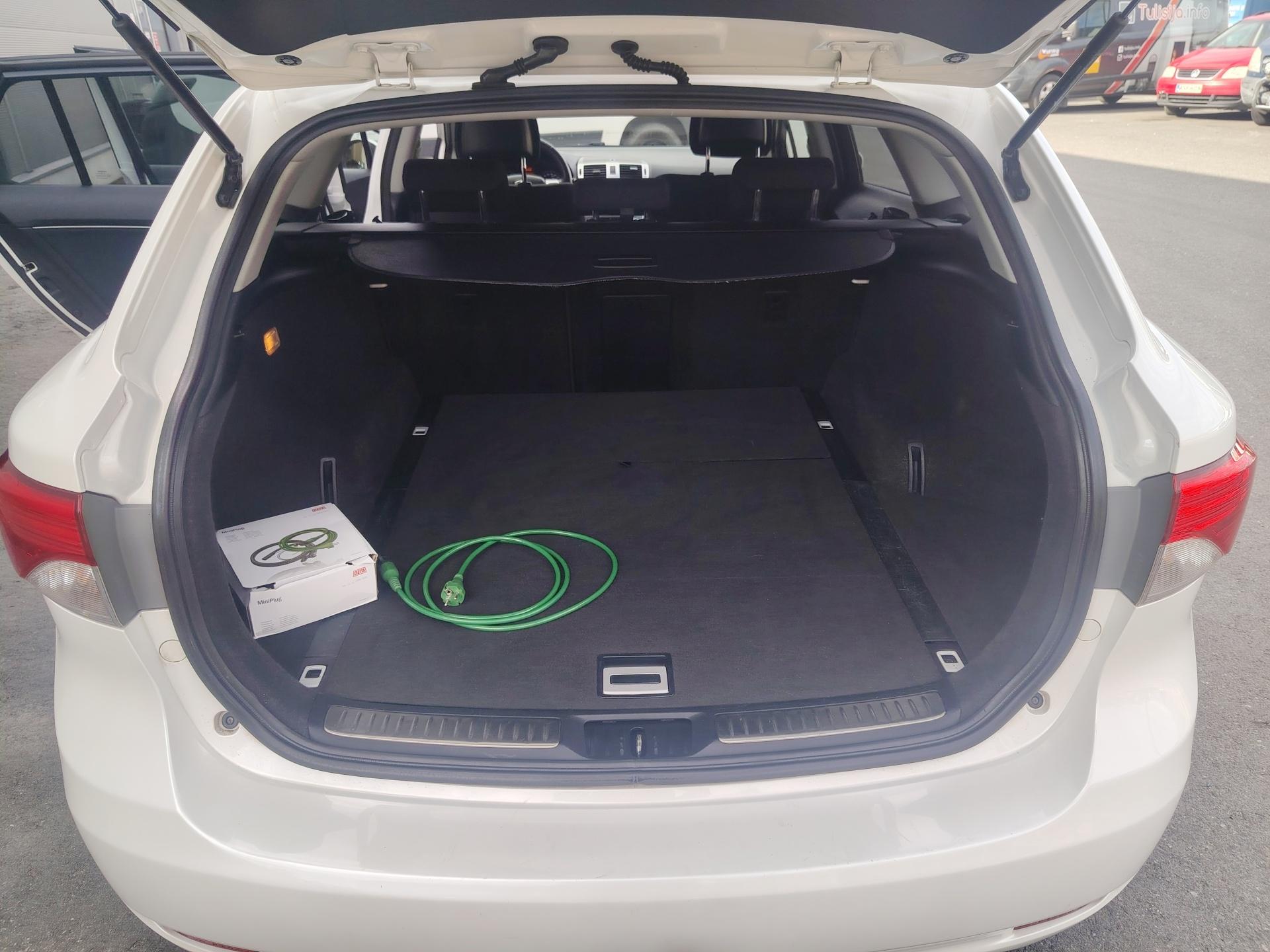 Toyota Avensis 1,8 Valvematic Active Wagon Multidrive S Aut *XENON/KOUKKU/P-KAMERA/DEFA*