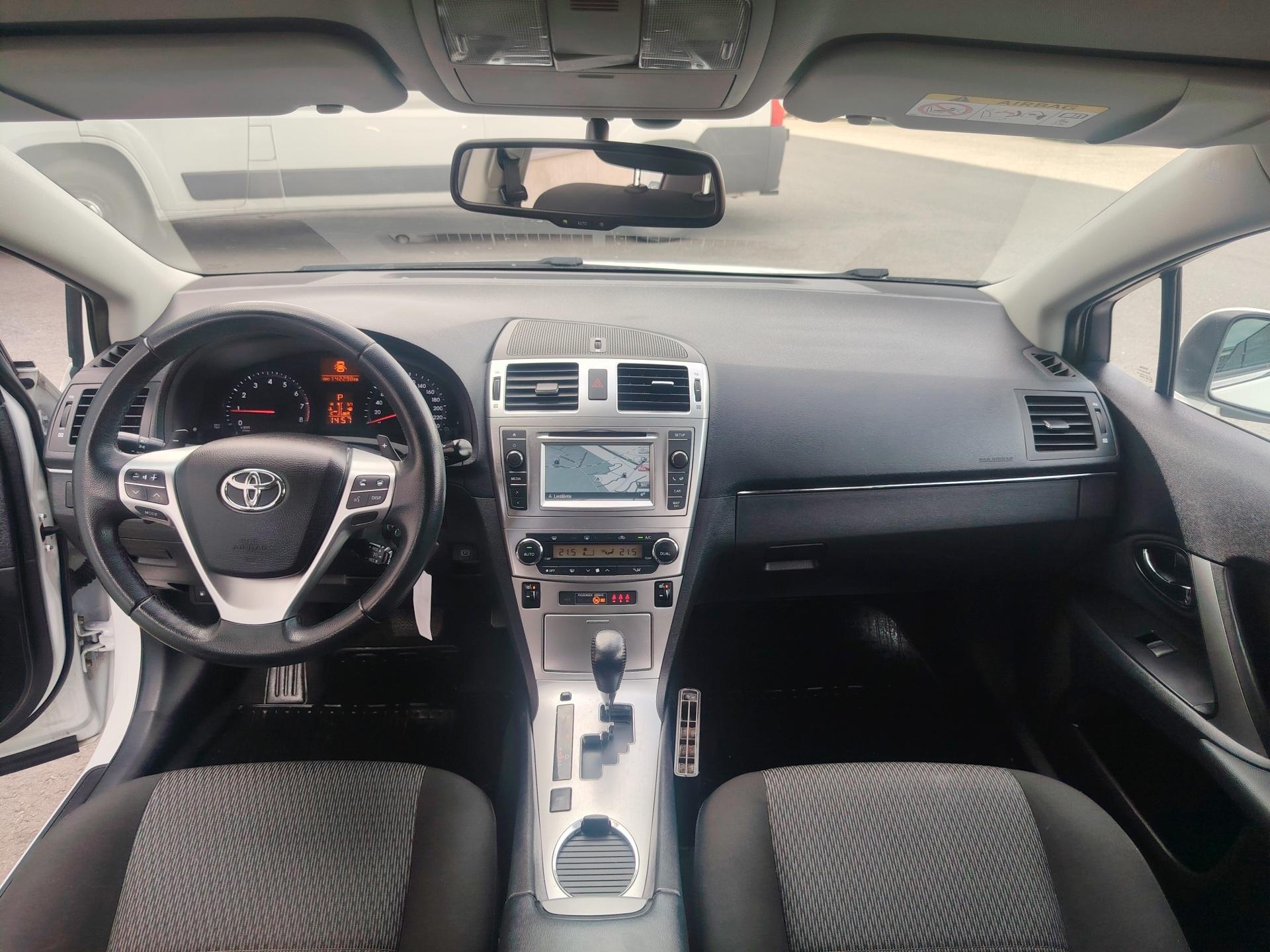 Toyota Avensis 1,8 Valvematic Active Wagon Multidrive S Aut *XENON/KOUKKU/P-KAMERA/DEFA*