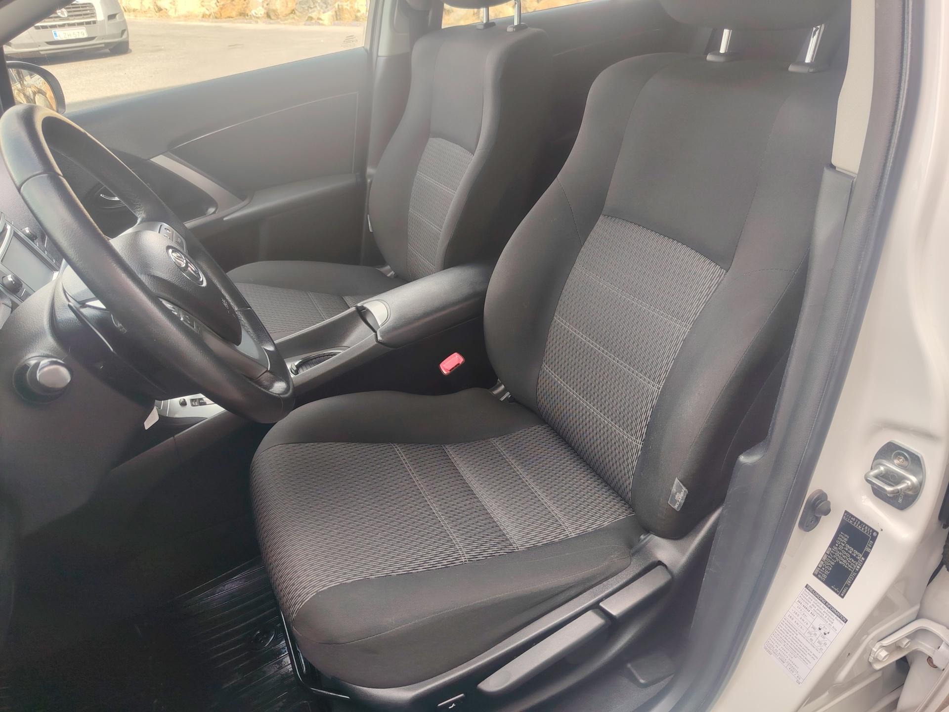 Toyota Avensis 1,8 Valvematic Active Wagon Multidrive S Aut *XENON/KOUKKU/P-KAMERA/DEFA*