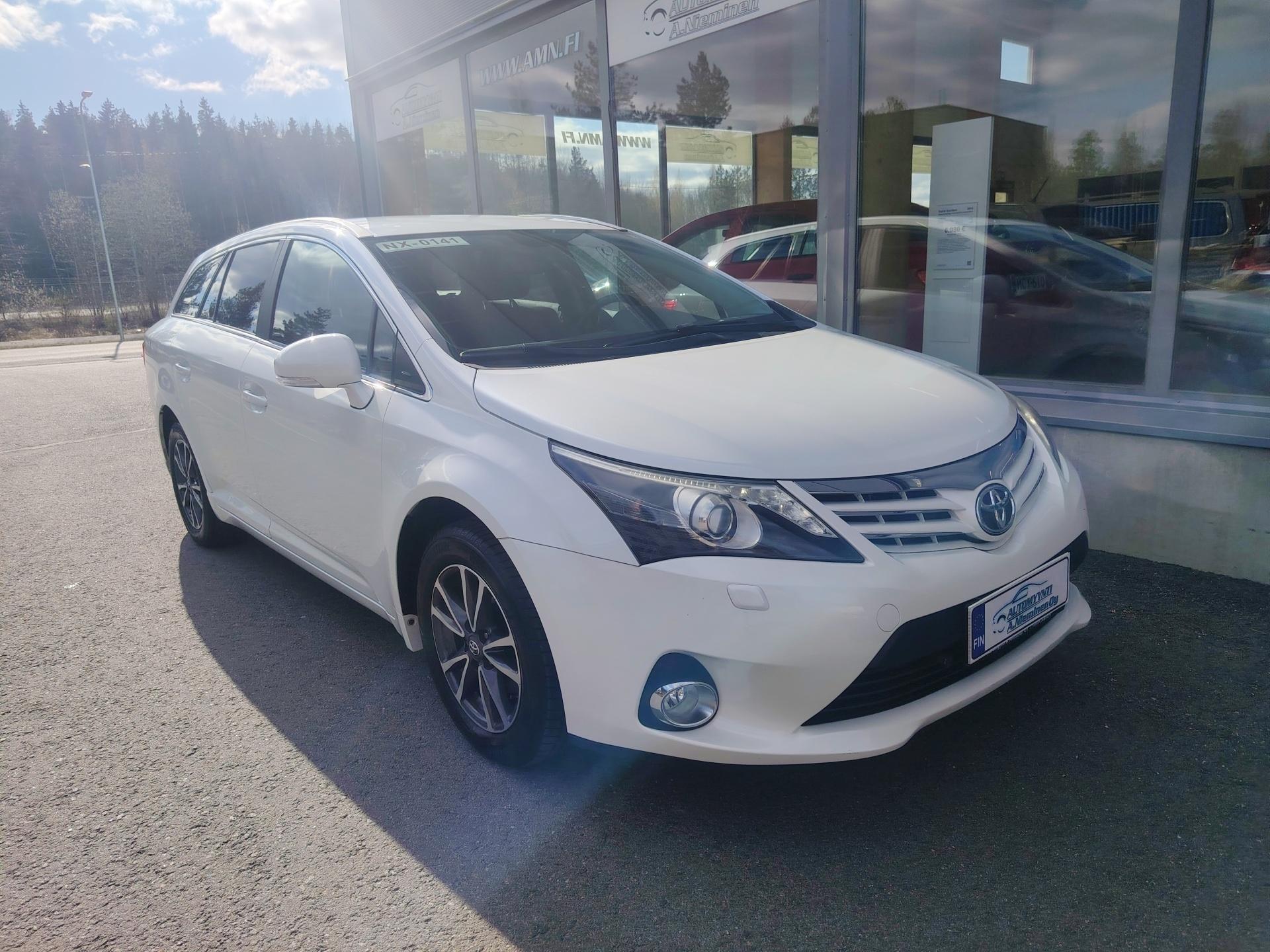 Toyota Avensis 1,8 Valvematic Active Wagon Multidrive S Aut *XENON/KOUKKU/P-KAMERA/DEFA*