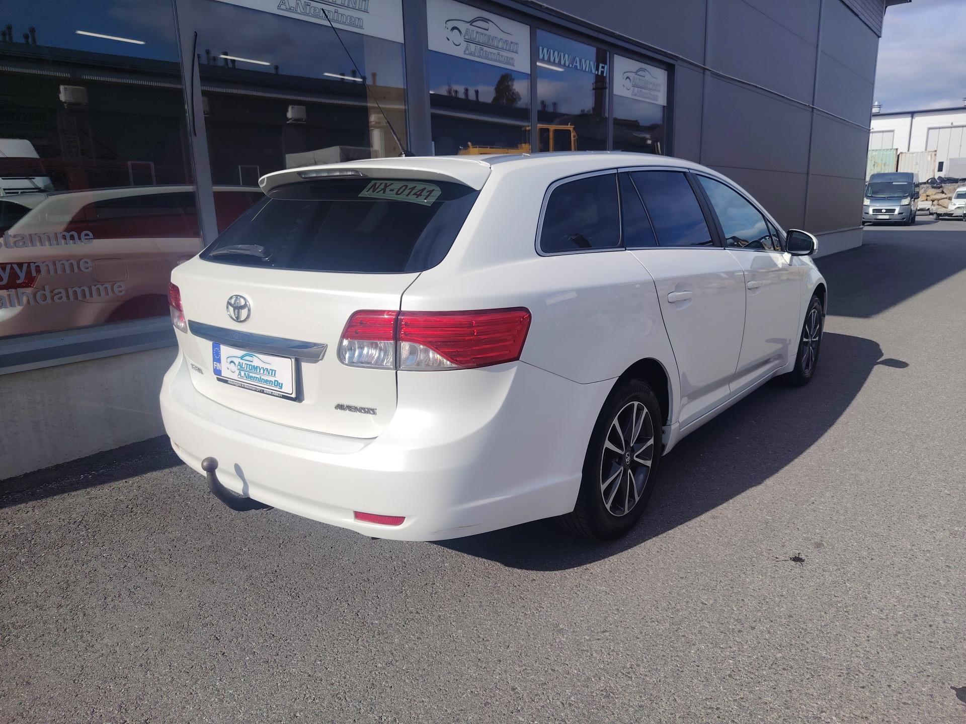 Toyota Avensis 1,8 Valvematic Active Wagon Multidrive S Aut *XENON/KOUKKU/P-KAMERA/DEFA*