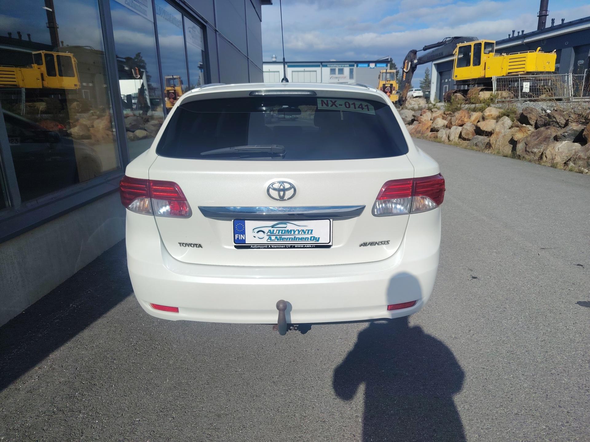 Toyota Avensis 1,8 Valvematic Active Wagon Multidrive S Aut *XENON/KOUKKU/P-KAMERA/DEFA*
