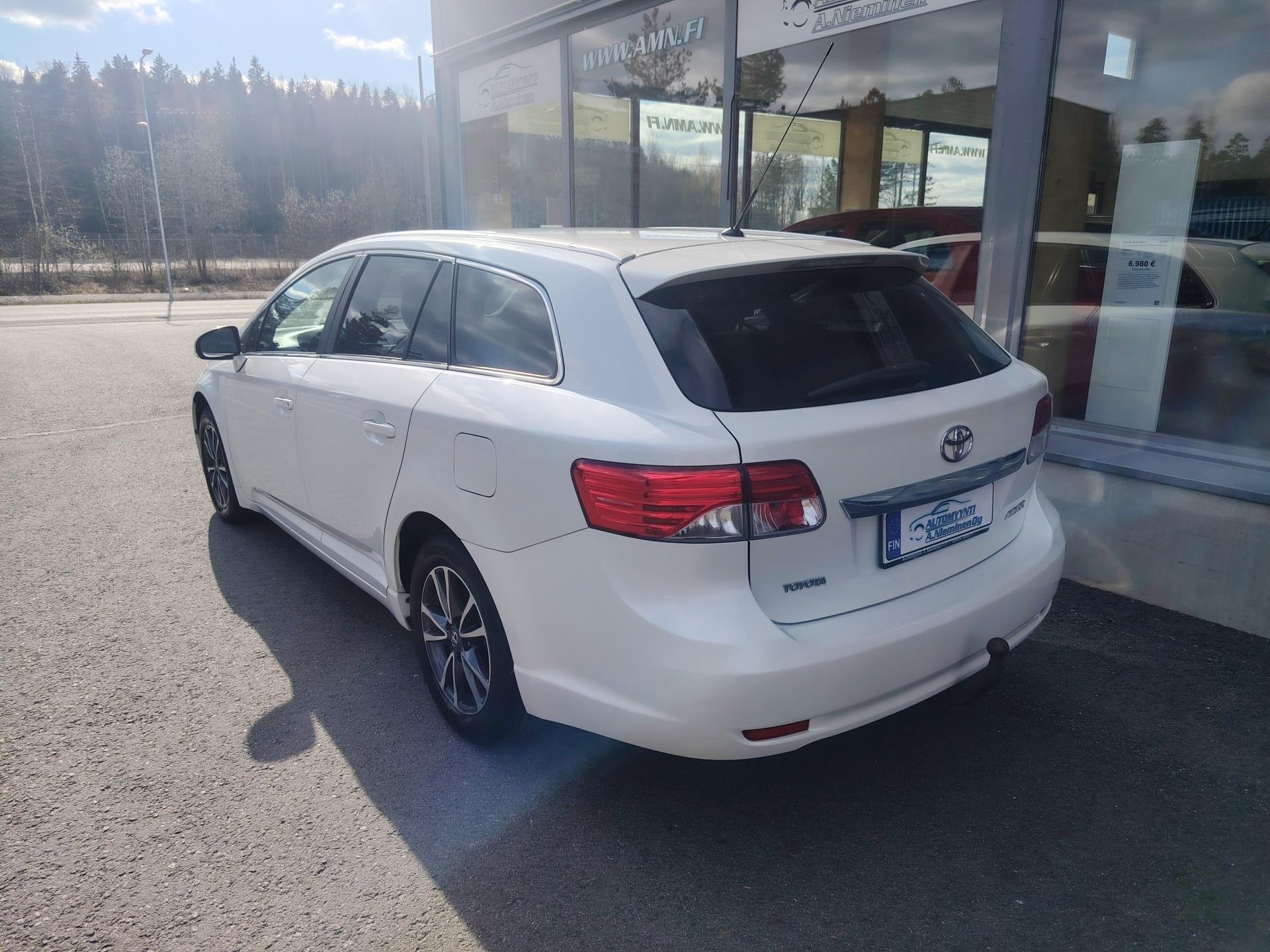 Toyota Avensis 1,8 Valvematic Active Wagon Multidrive S Aut *XENON/KOUKKU/P-KAMERA/DEFA*