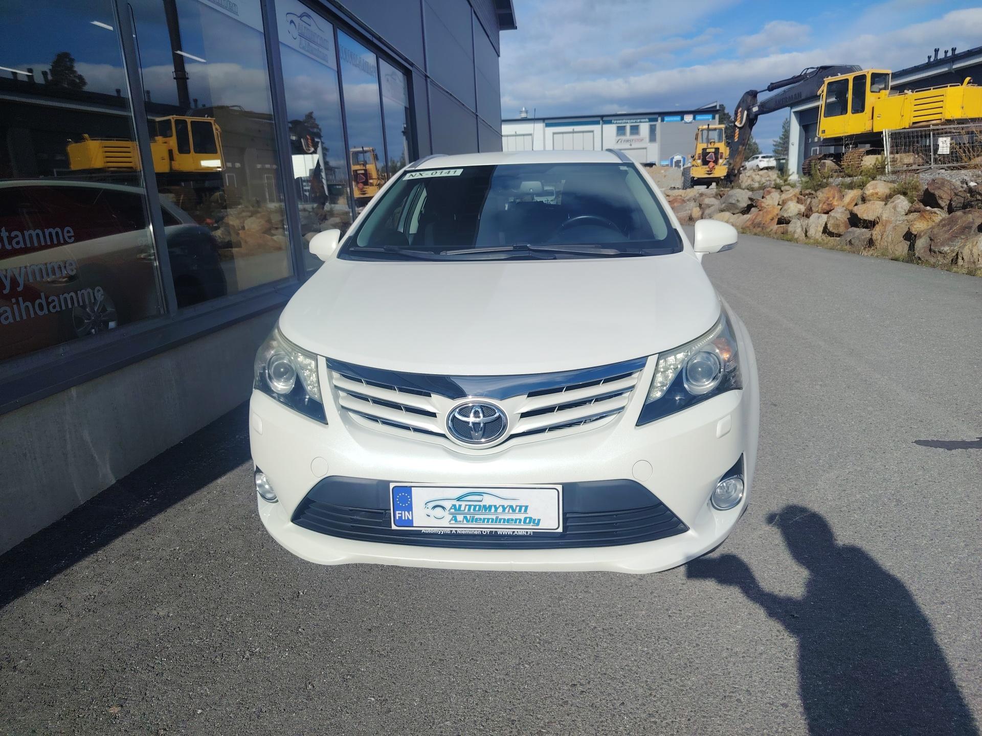 Toyota Avensis 1,8 Valvematic Active Wagon Multidrive S Aut *XENON/KOUKKU/P-KAMERA/DEFA*