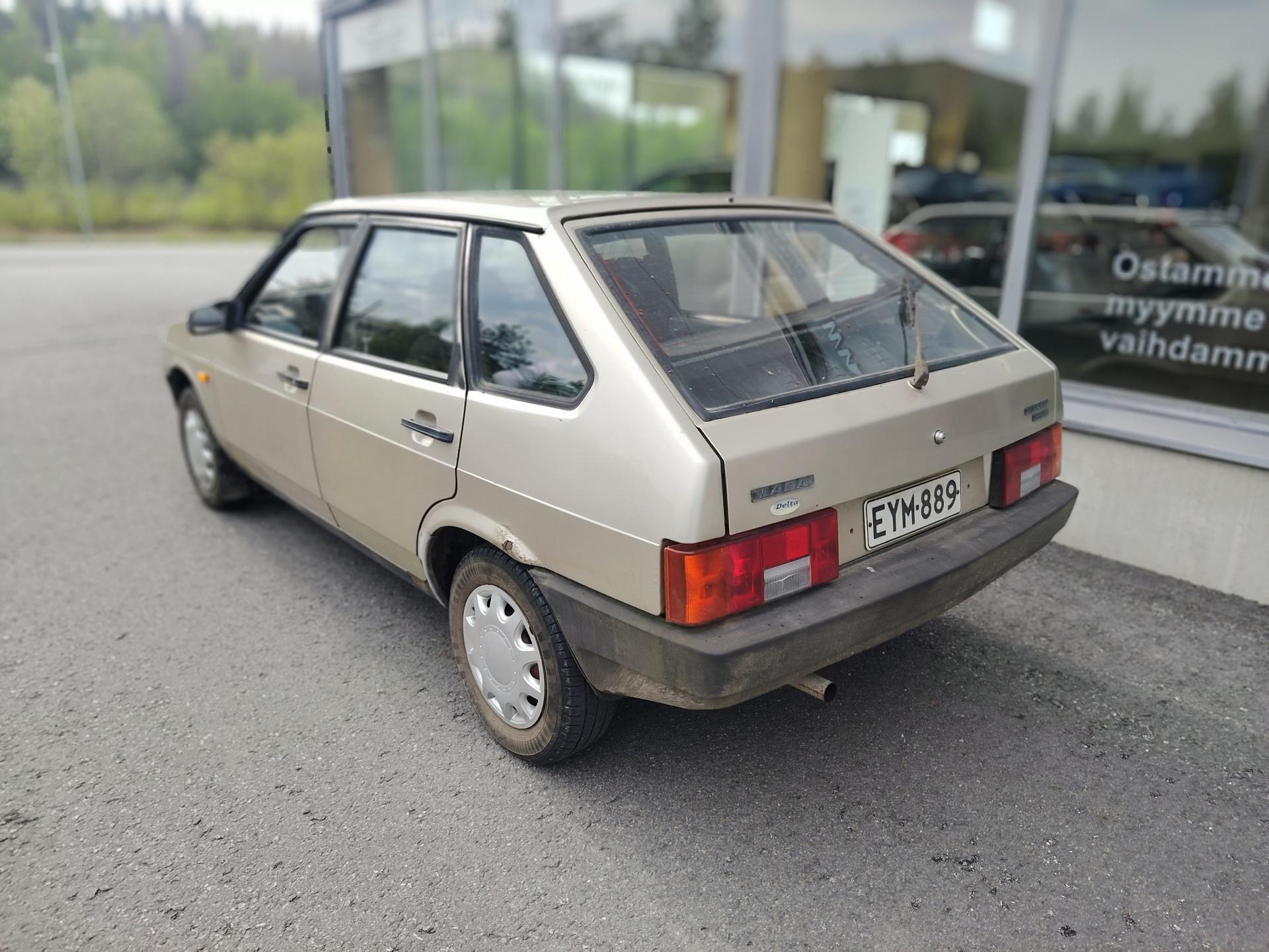Lada Samara 