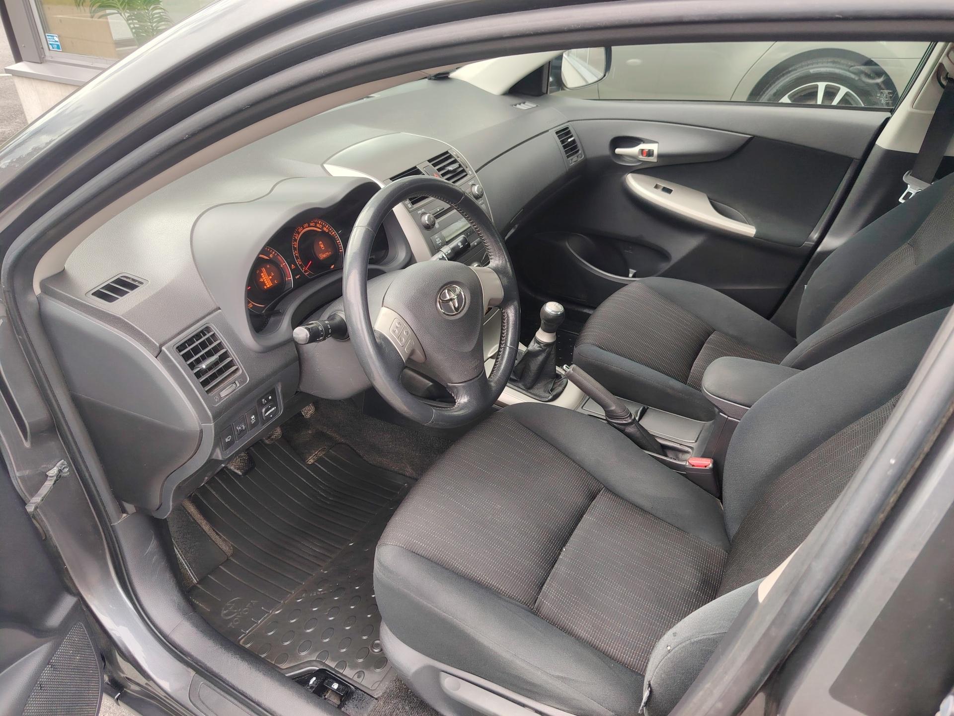 Toyota Corolla 1,6 Dual VVT-i Linea Sol 4ov *HYVIN PIDETTY AUTO*