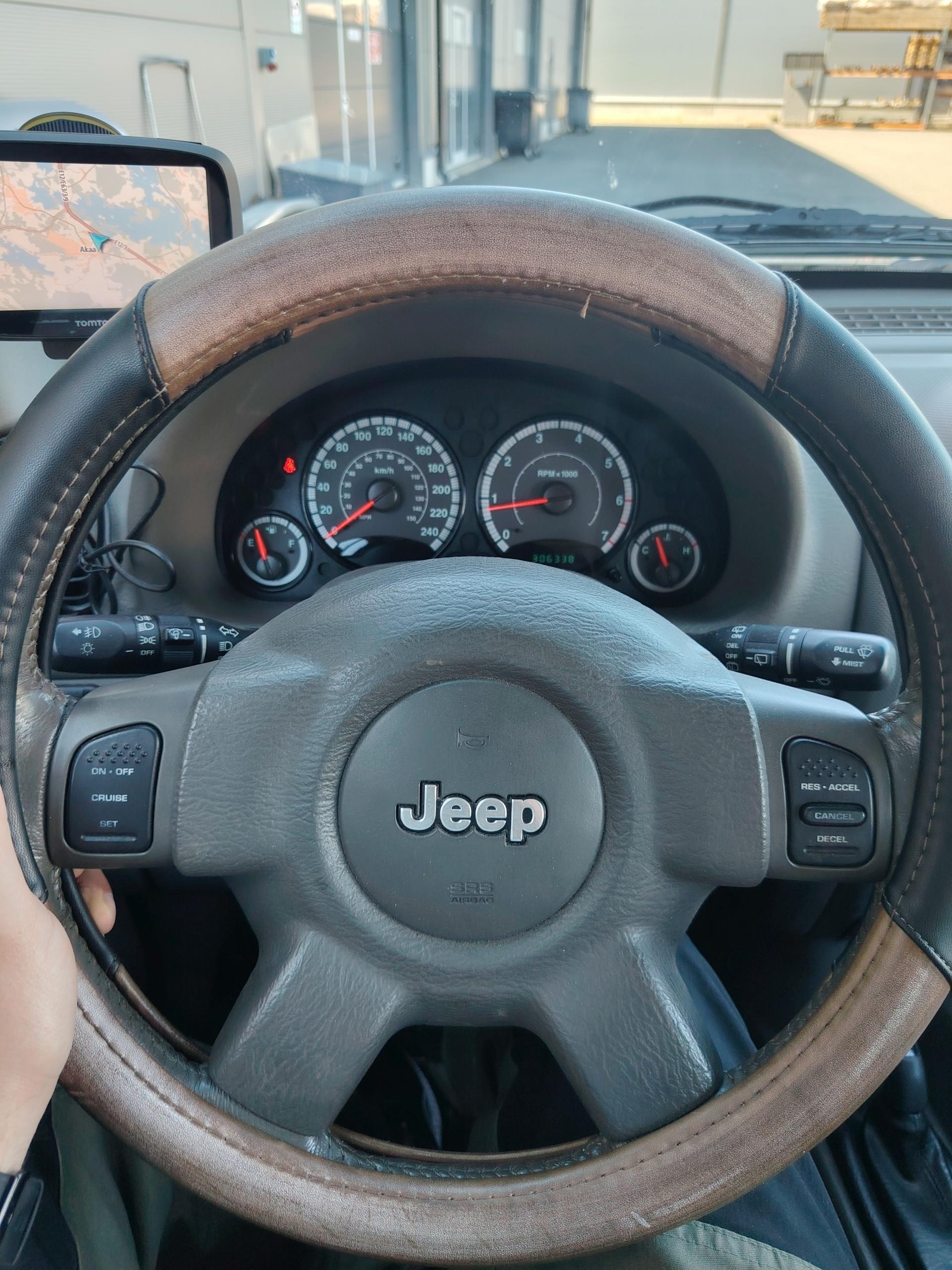 Jeep Cherokee 3.7 v6 aut 4x4 *juuri katsastettu*