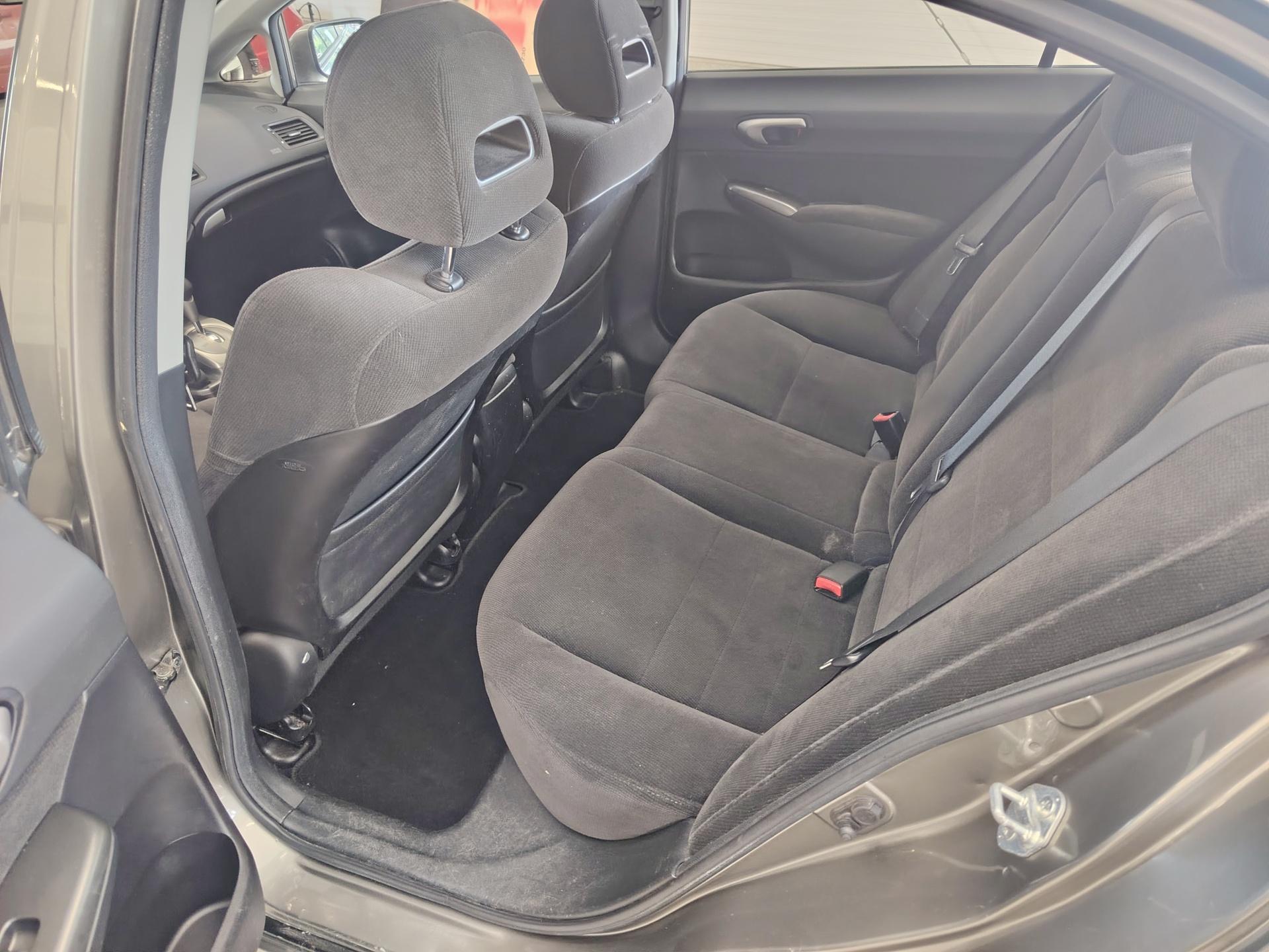 Honda Civic 1,8i AT Executive 4d *JUURI KATSASTTTU/TOIMIVA ILMASTOINTI/VETOKOUKKU*